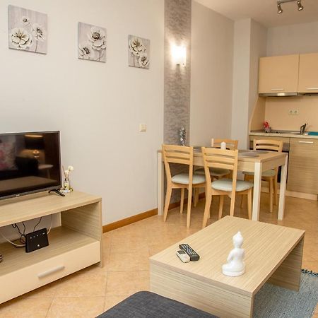 Sunny Apartment In A Complex With A Pool And Gym By Flаt Manаger Slantchev Briag Extérieur photo